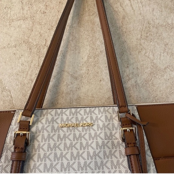 Michael Kors Charlotte Large Logo and Leather Top Zip Tote Bag - Picture 9 of 10